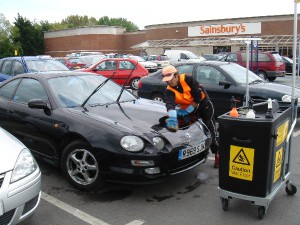 supermarket-car-park-cleaners
